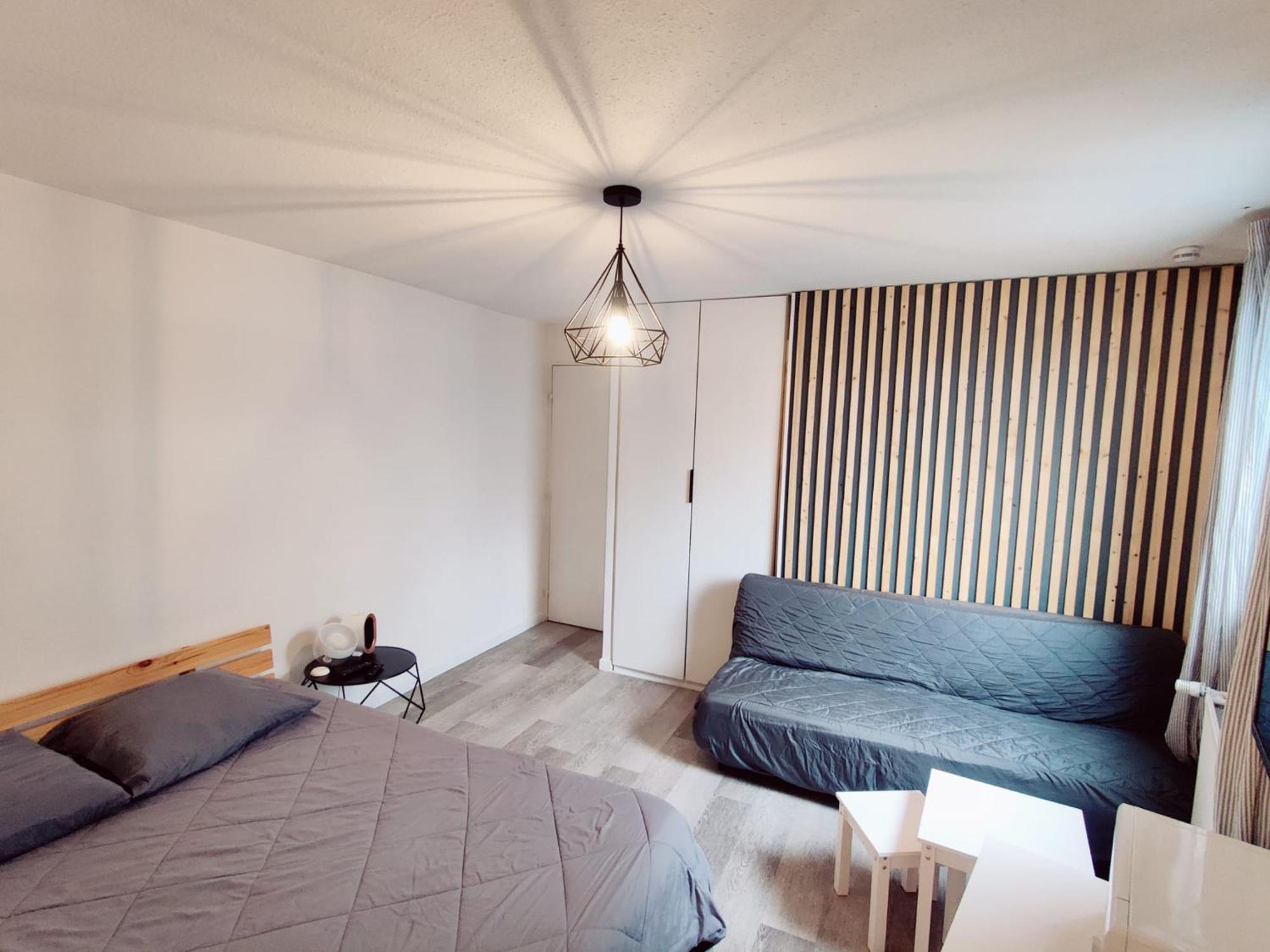 Chez Lora Sdb Wc Prive Frigo Netflix Clim Docks
