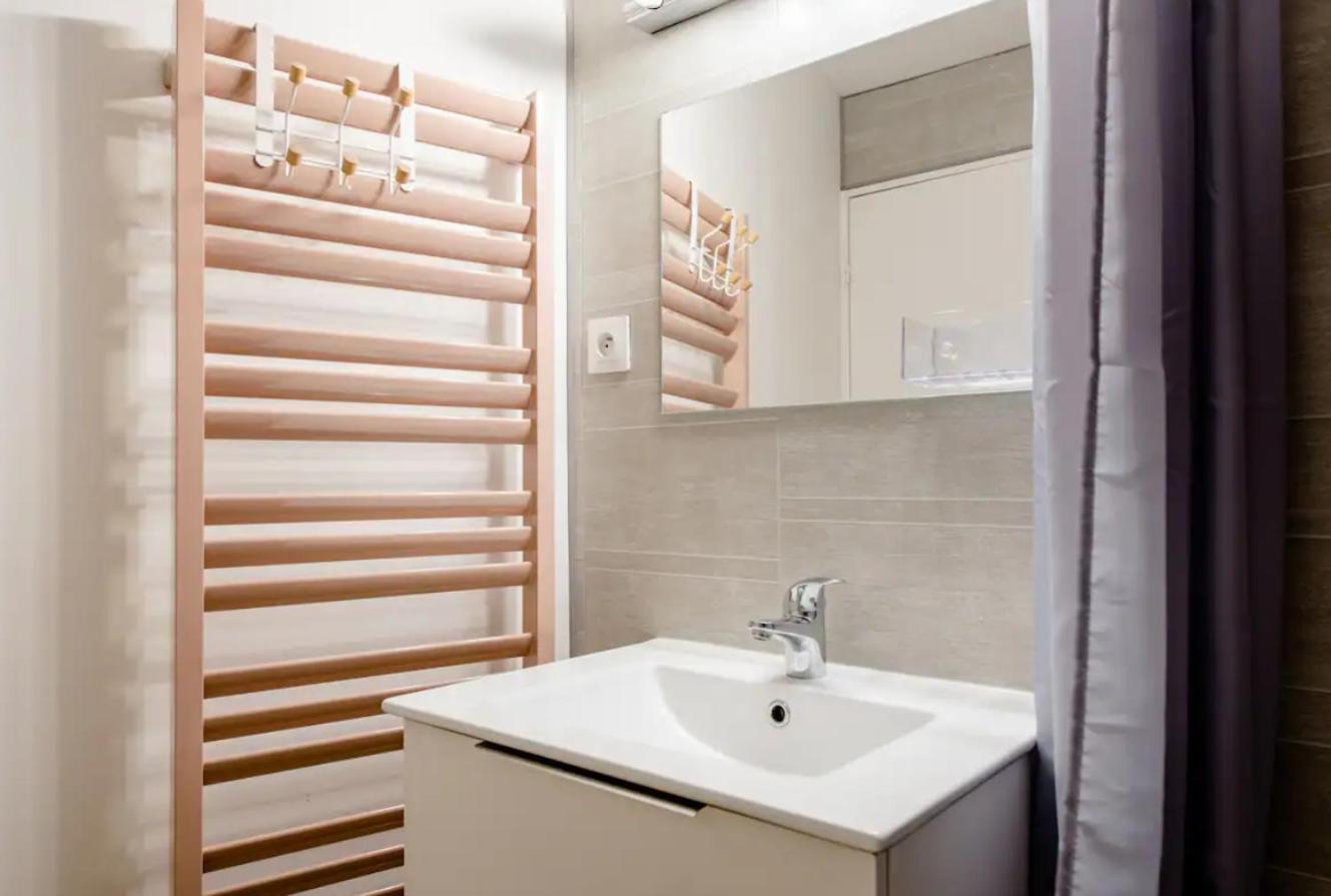 Chez Lora Sdb Wc Prive Frigo Netflix Clim Docks Privatunterkunft Marseilles